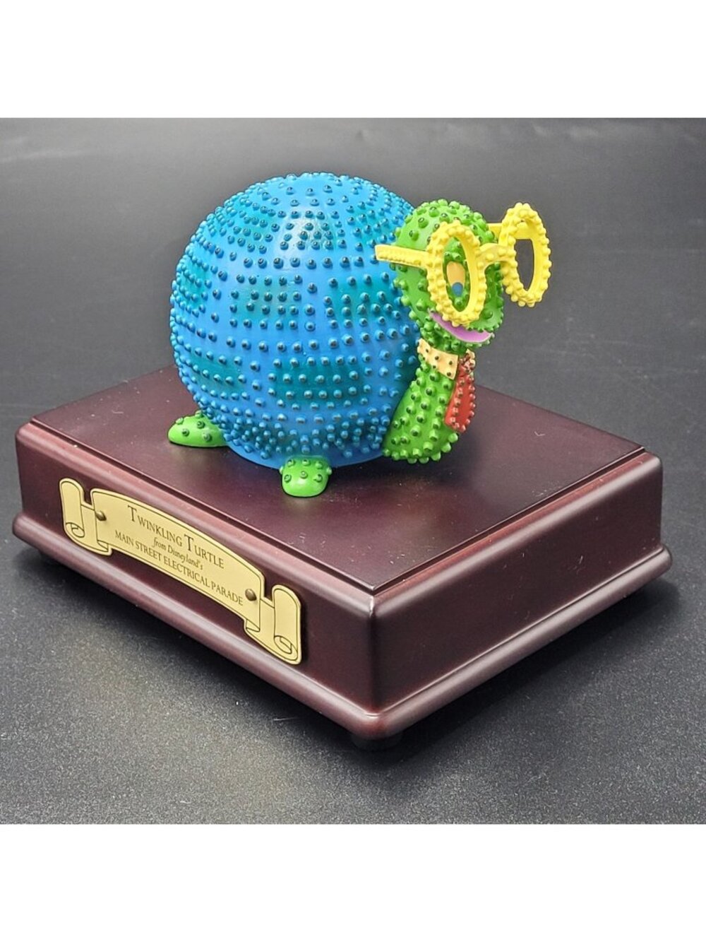 Walt Disney Classics Collection Twinkling Turtle Main Street Electrical Parade F